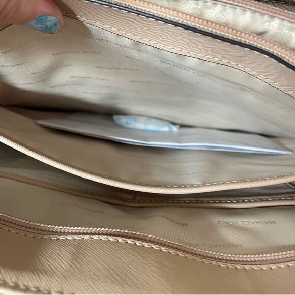 MICHAEL Michael Kors Frame Out Item Large North South Tote Women’s Oyster - Picture 11 of 12